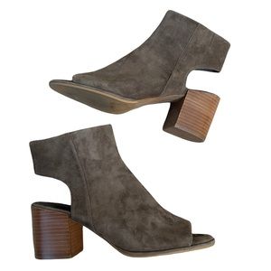 Kenneth Cole Charlo taupe suede peep toe side zip ankle bootie size 8.5